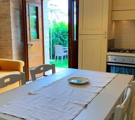 La Collina Apartment Monsampietro Morico Екстериор снимка
